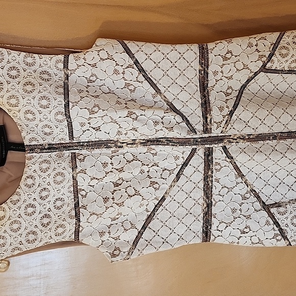 White lace dress with leopard lining bcbg size 2 - Picture 2 of 4